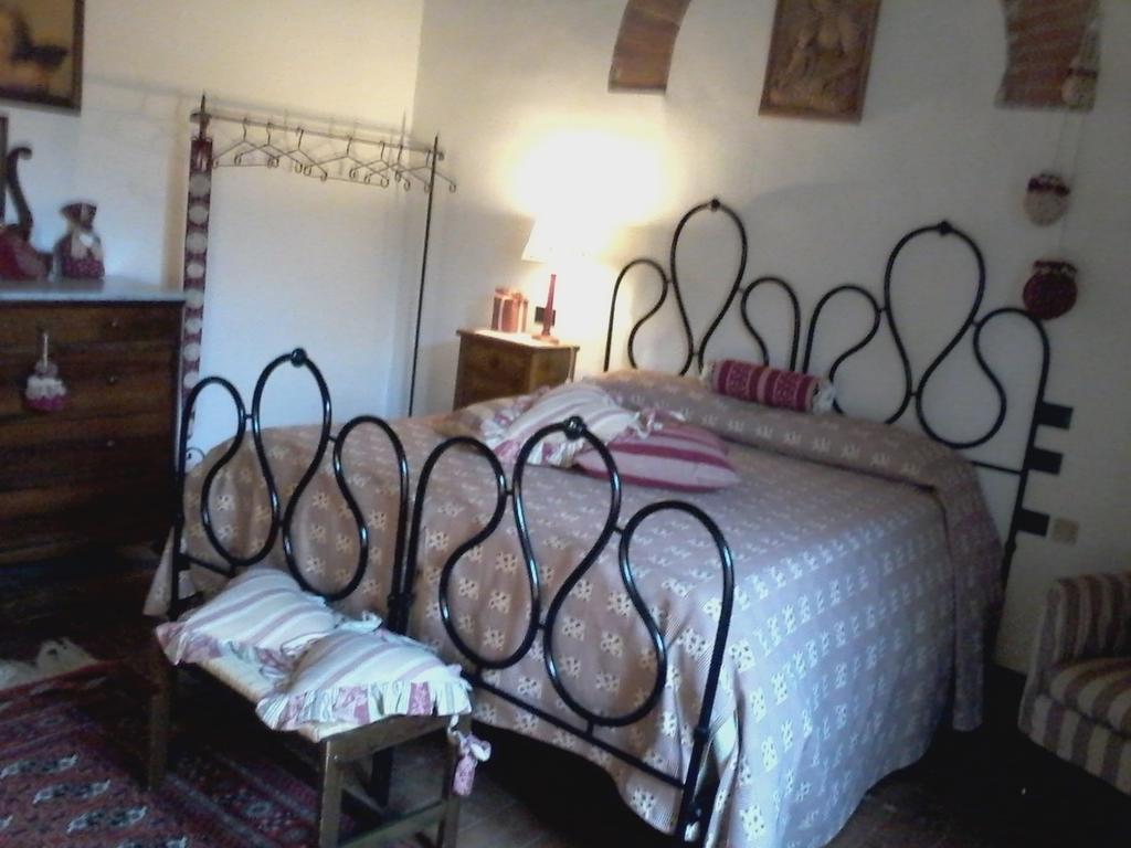 Cisterna Nel Borgo Hotel Castiglione dʼOrcia Quarto foto