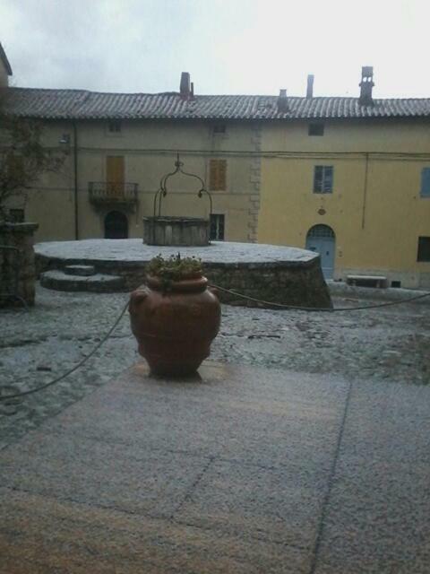 Cisterna Nel Borgo Hotel Castiglione dʼOrcia Exterior foto